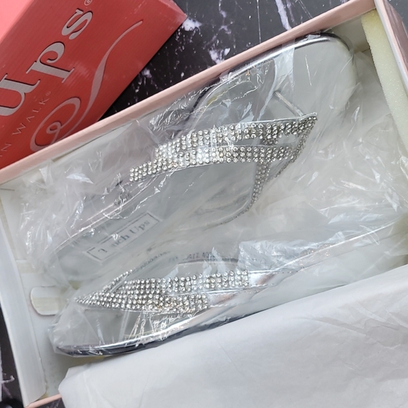 NIB TOUCH UPS SILVER RHINESTONE TANGO WEDGE SANDALS - Picture 12 of 13